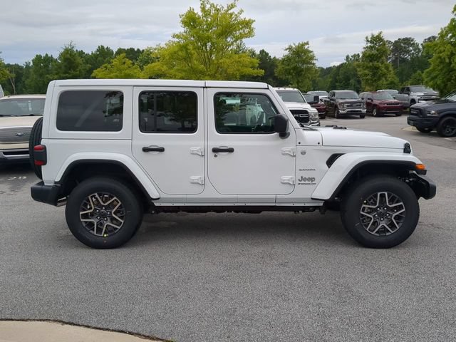 New 2024 Jeep Wrangler Unlimited Sahara w/ Technology Group AWD/4WD video 3