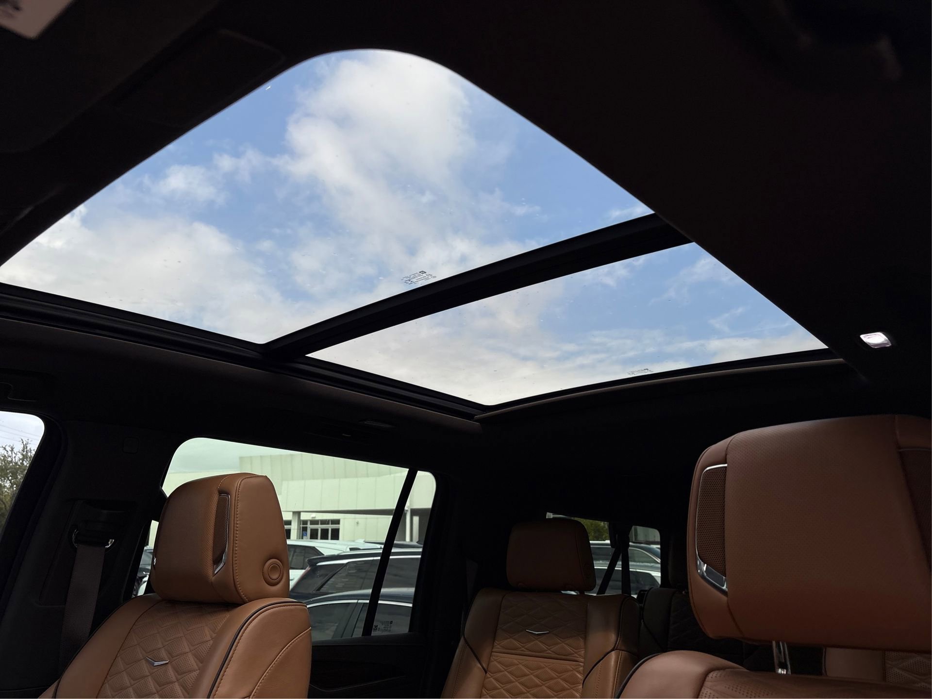 Used 2022 Cadillac Escalade ESV Premium Luxury image 32