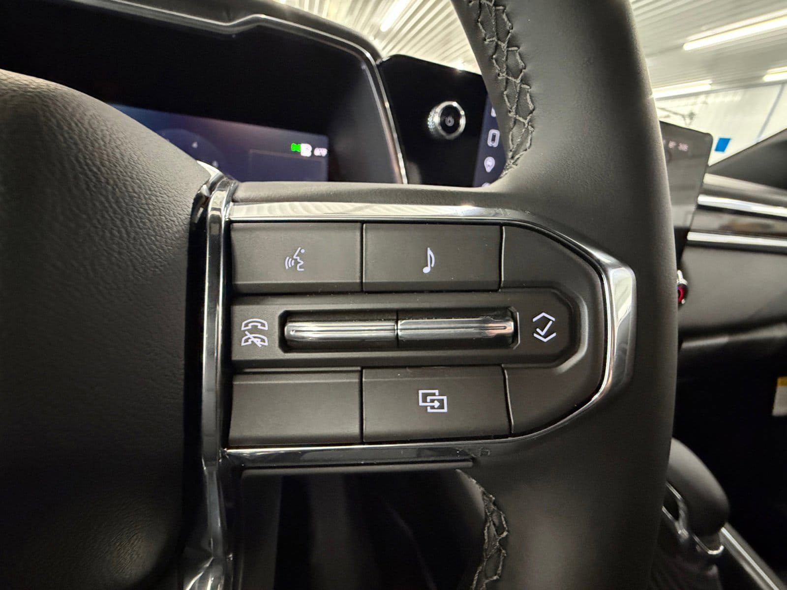 New 2026 GMC Canyon Elevation w/ Convenience Package image 17