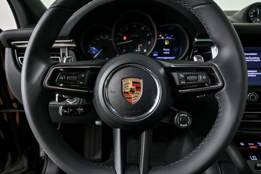 New 2026 Porsche Macan AWD/4WD image 9