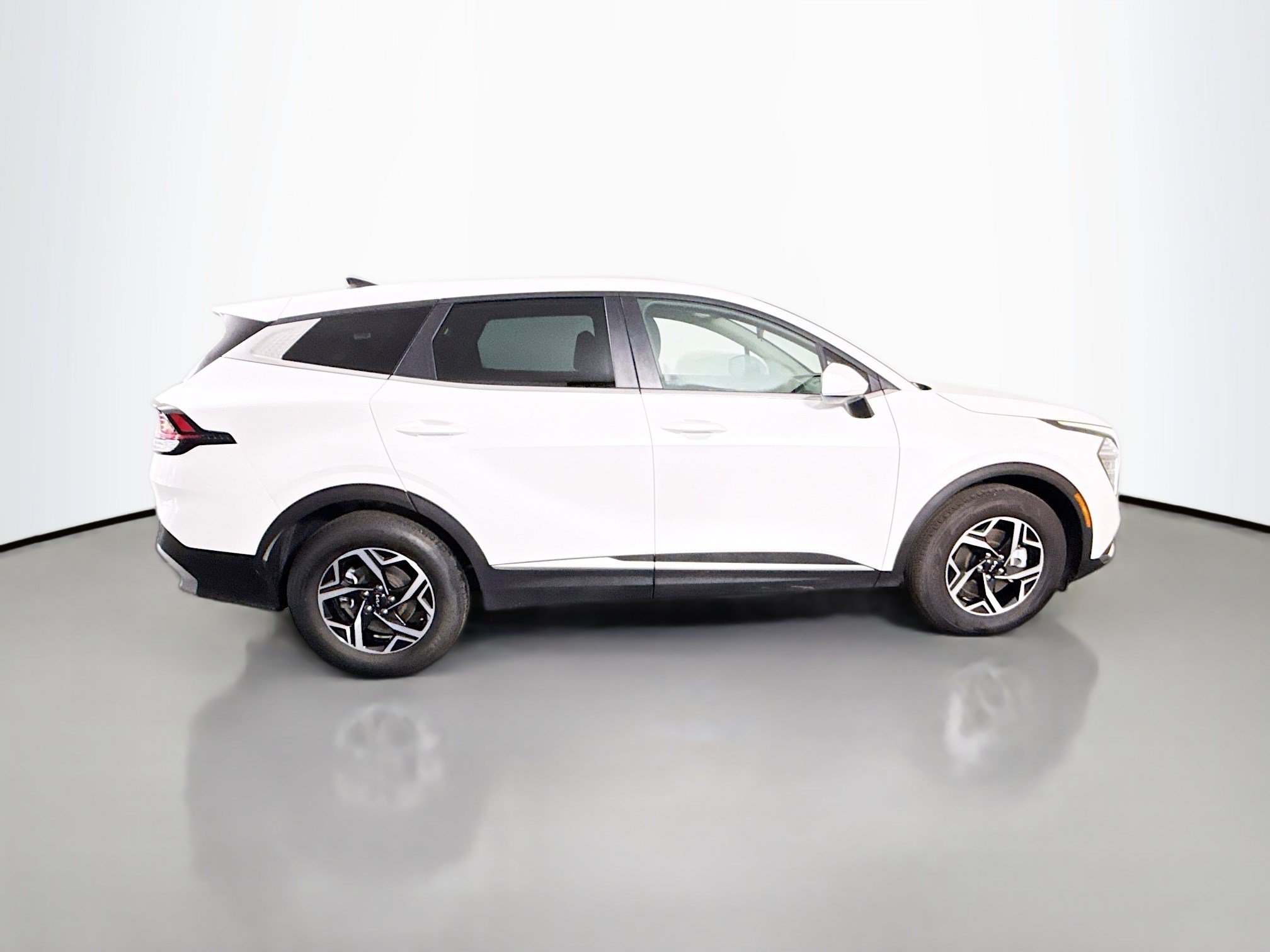 Used 2024 Kia Sportage LX FWD image 11
