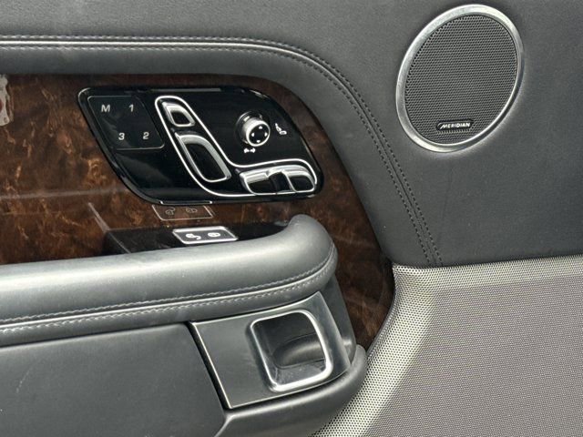 Used 2020 Land Rover Range Rover HSE image 19