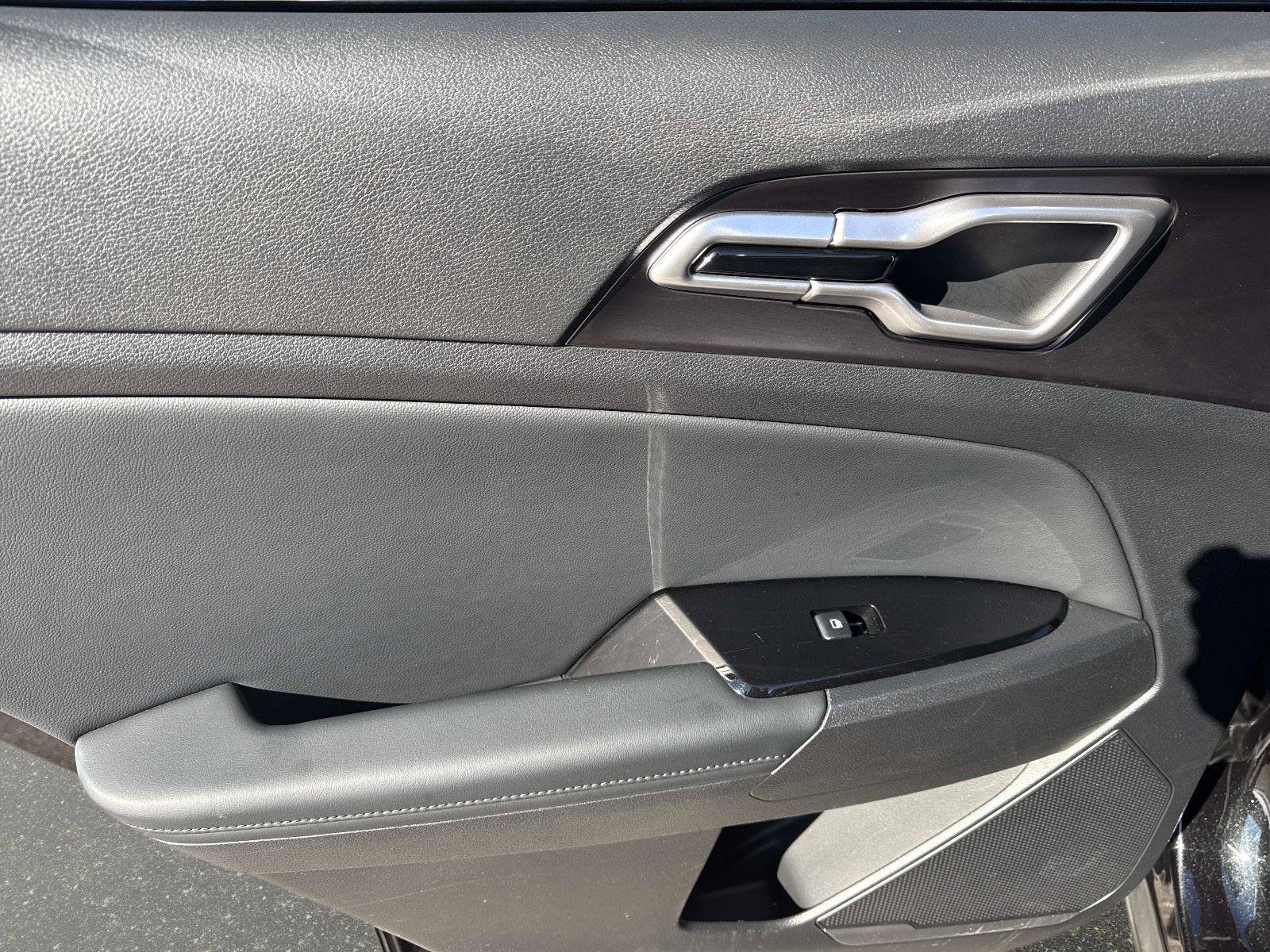 Used 2023 Kia Sportage EX w/ EX Premium Package image 11