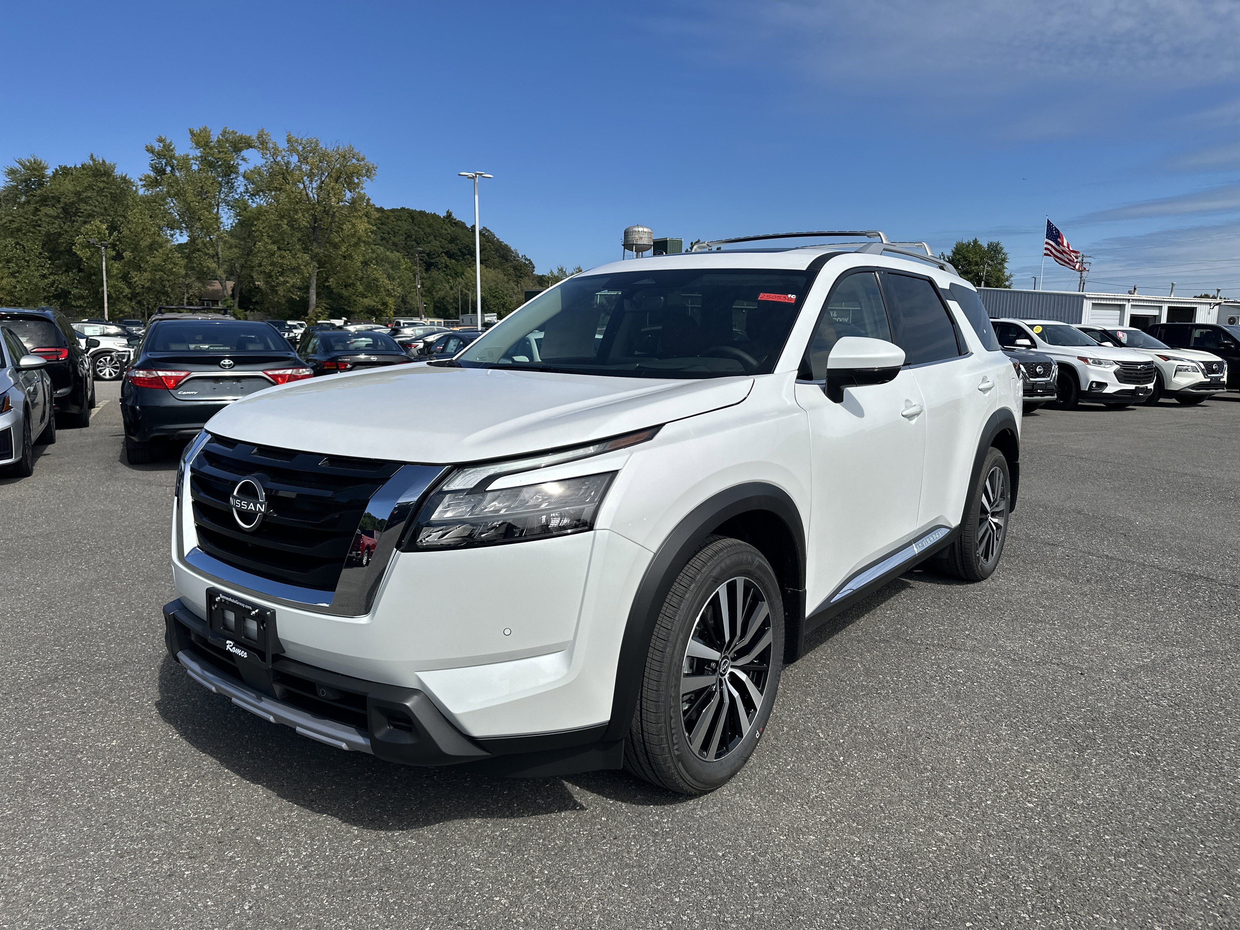 New 2025 Nissan Pathfinder Platinum