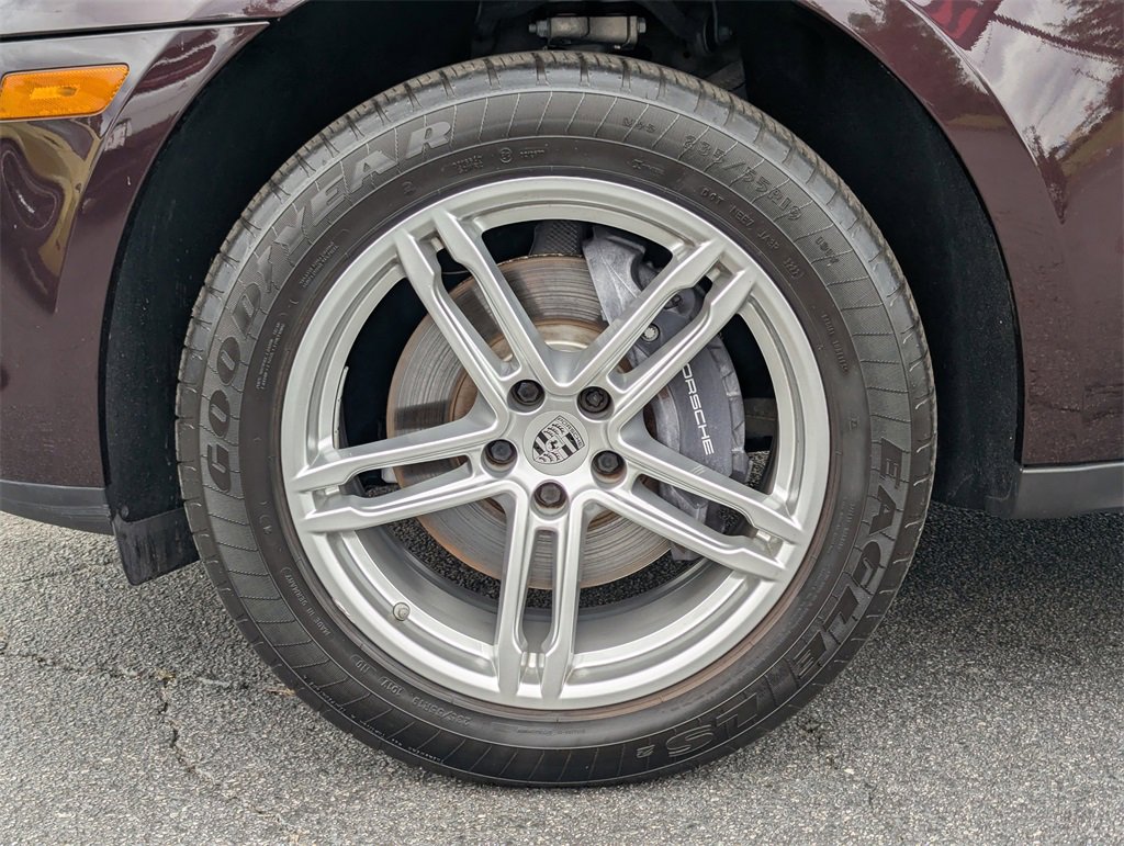 Used 2023 Porsche Macan Turbo image 30