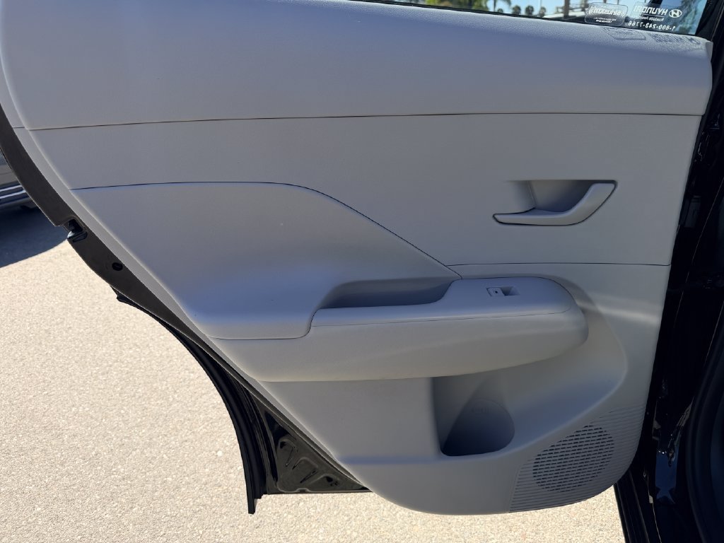 Certified 2025 Hyundai Kona SEL FWD image 18