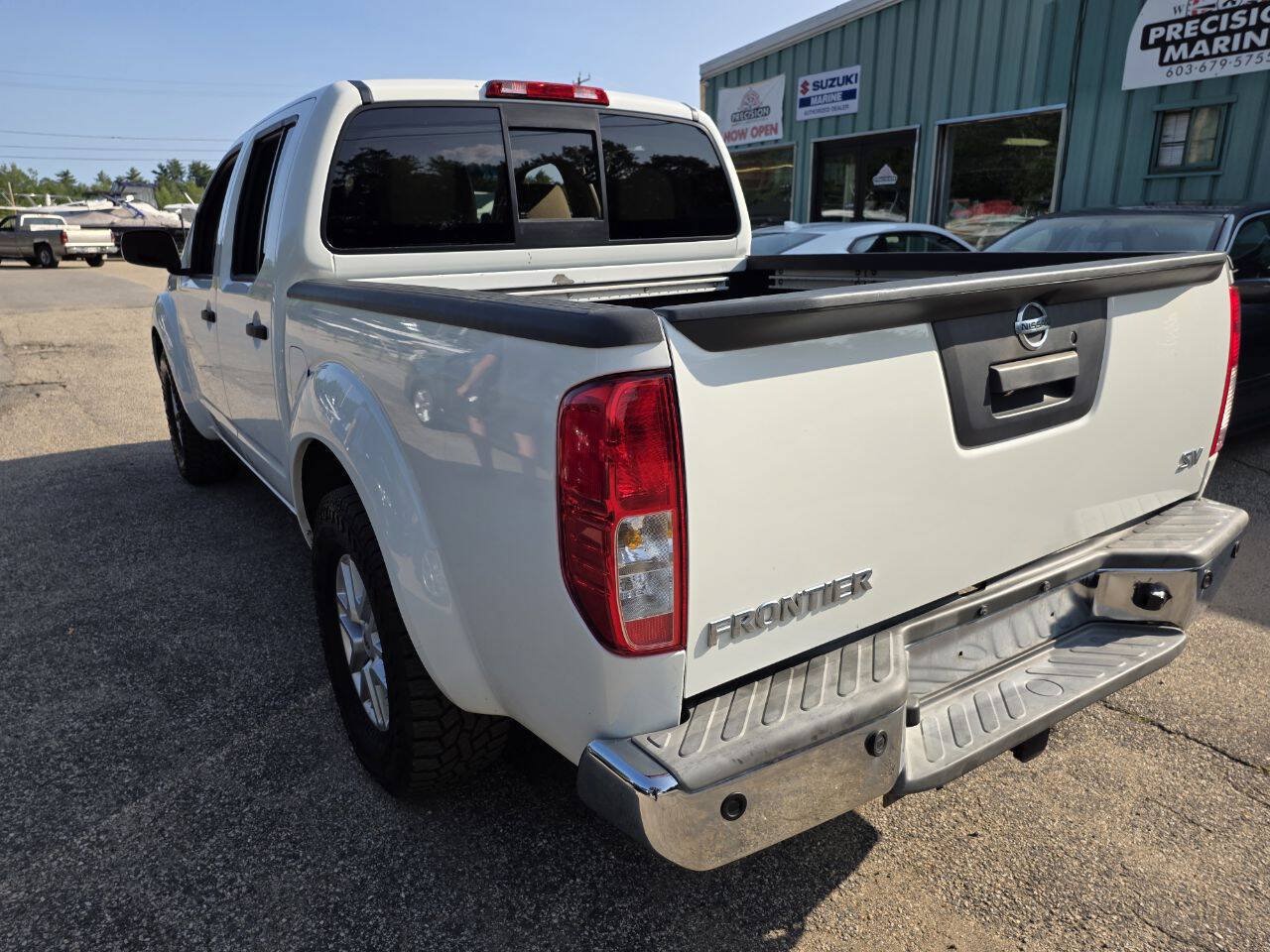Used 2014 Nissan Frontier SV w/ SV Value Truck Package RWD image 12