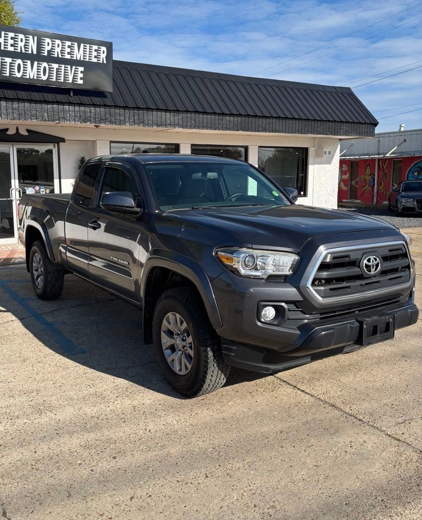 Used 2016 Toyota Tacoma SR5 w/ SR5 Appearance Package (SN) image 1