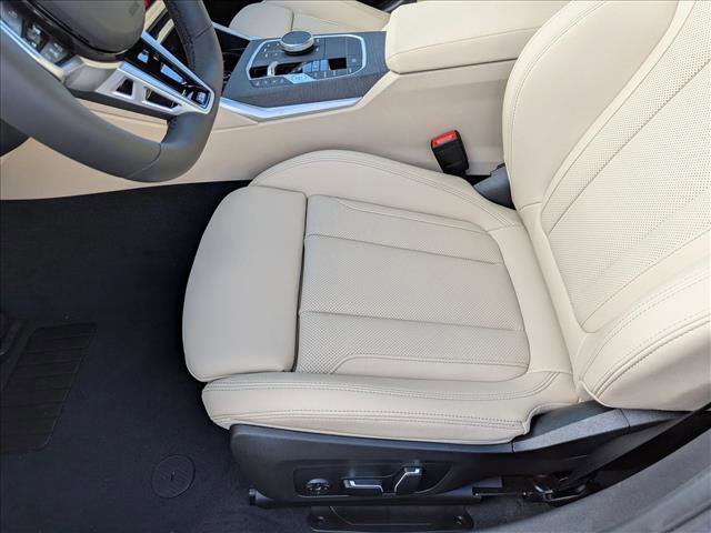 Used 2025 BMW 330i Sedan w/ M Sport Package image 4