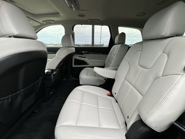 Used 2024 Kia Telluride EX w/ EX Captain's Chair Package FWD image 9