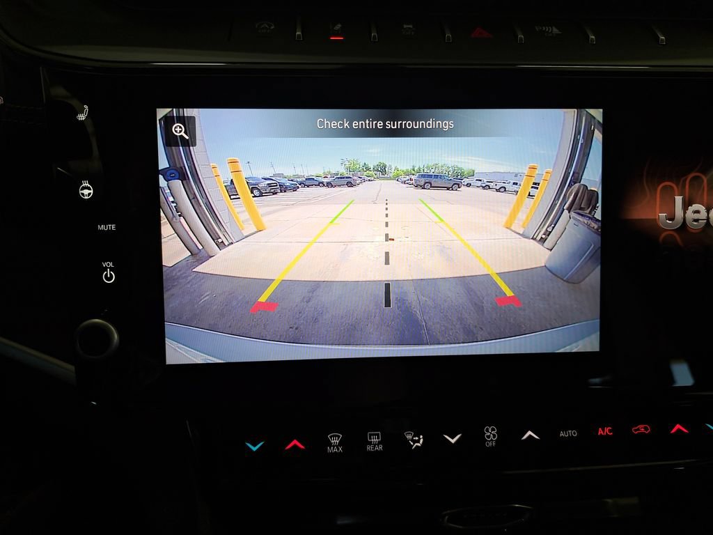 New 2026 Jeep Grand Cherokee L Limited w/ Limited Altitude Package AWD/4WD image 23