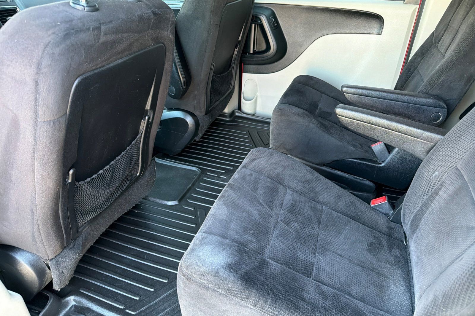 Used 2013 Dodge Grand Caravan SXT FWD image 13