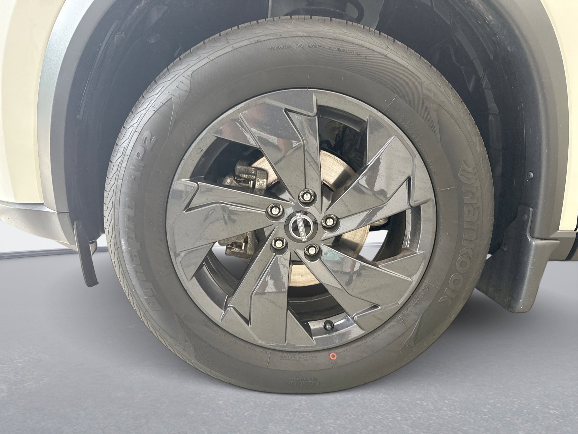 Used 2023 Nissan Rogue SV image 20