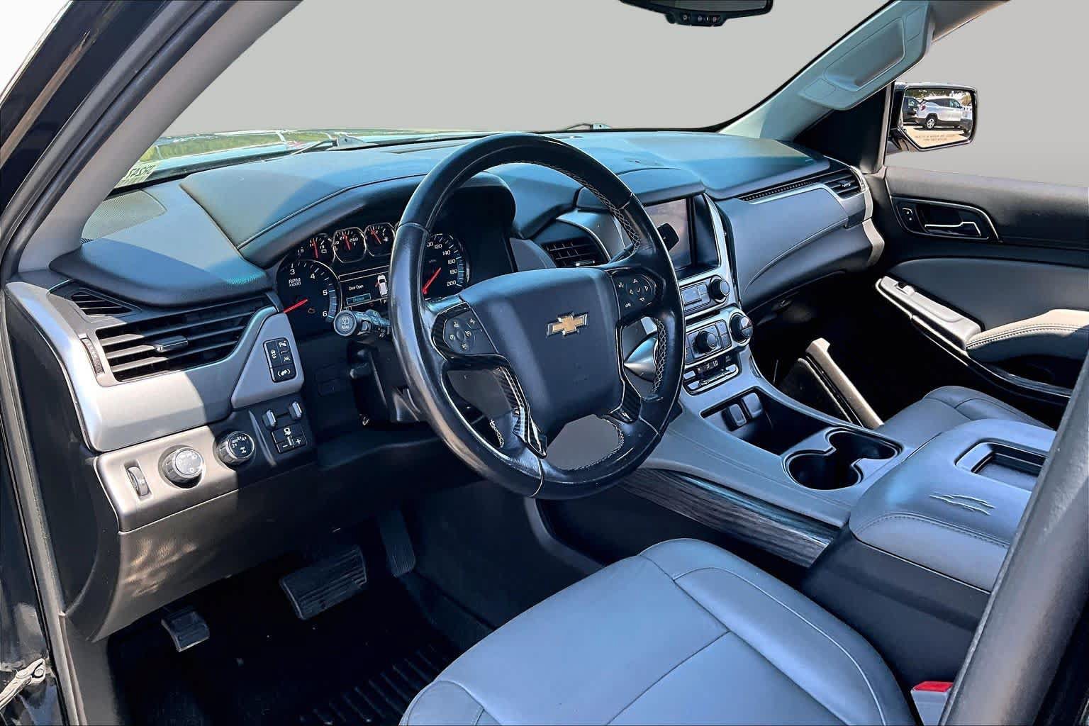 Used 2018 Chevrolet Suburban LT AWD/4WD image 17