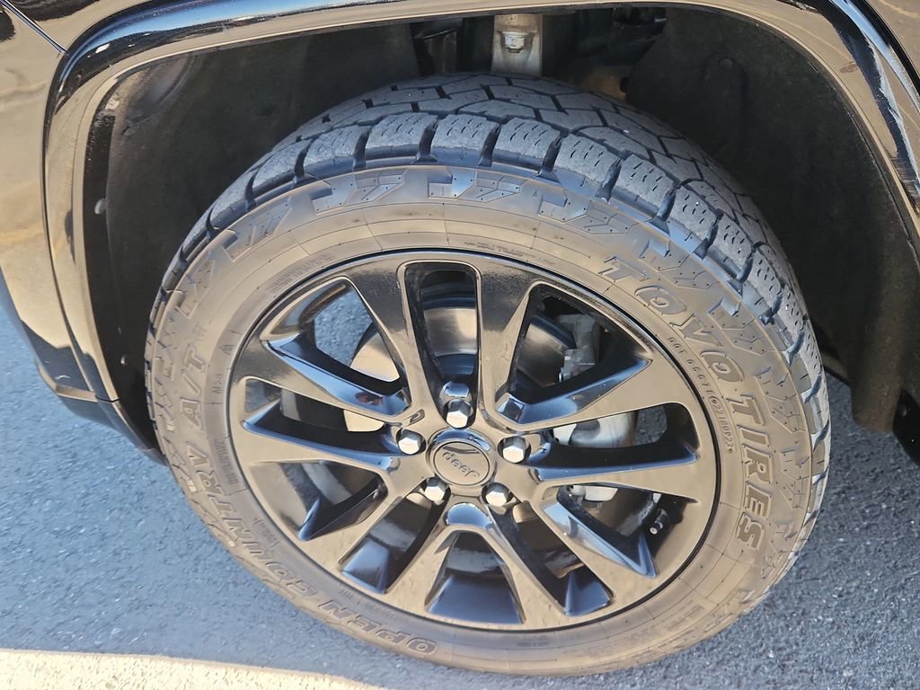 Used 2017 Jeep Grand Cherokee Altitude image 17