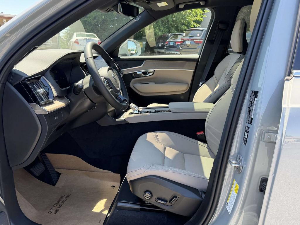 New 2026 Volvo XC90 B5 Plus w/ Protection Package Premier AWD/4WD image 15