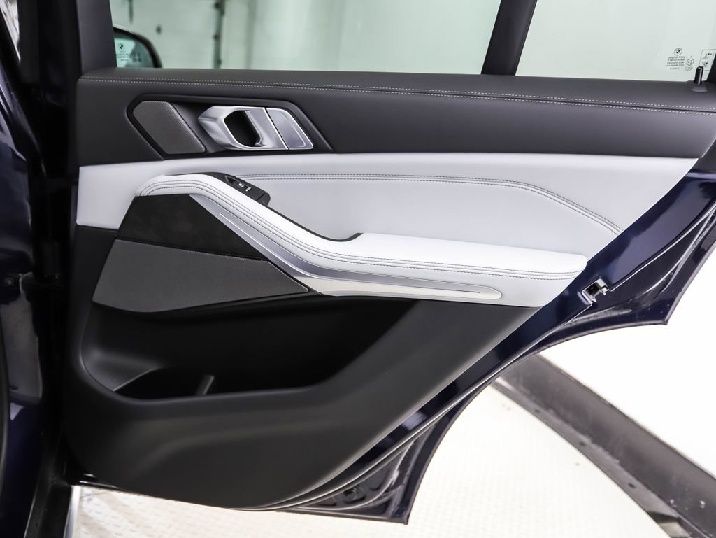 New 2026 BMW X5 xDrive50e w/ Climate Comfort Package image 25