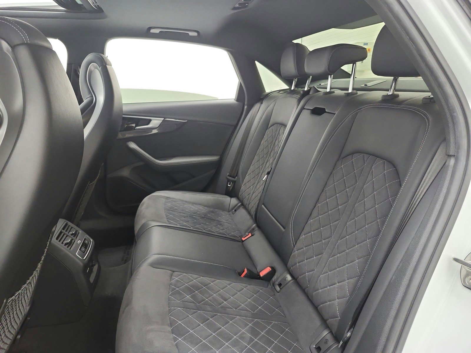 Used 2023 Audi S4 Premium Plus w/ Premium Plus Package image 18