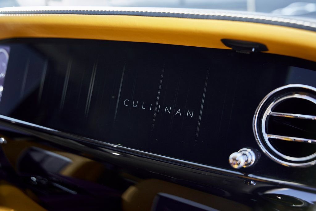 Used 2025 Rolls-Royce Cullinan AWD/4WD image 47