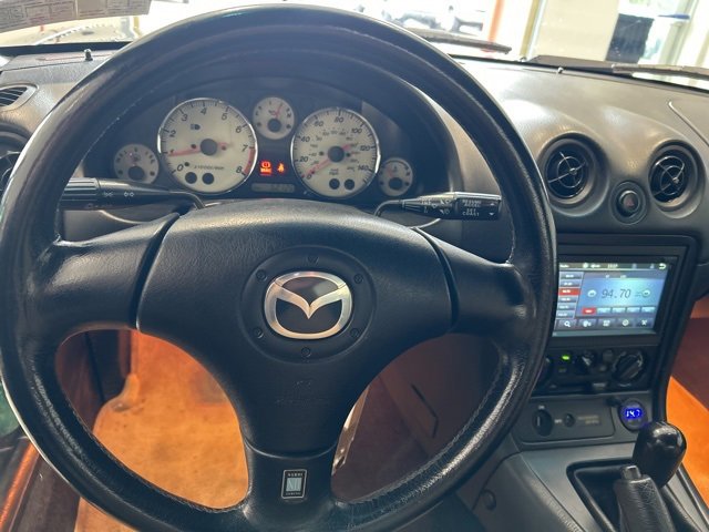 Used 2002 MAZDA MX-5 Miata image 10