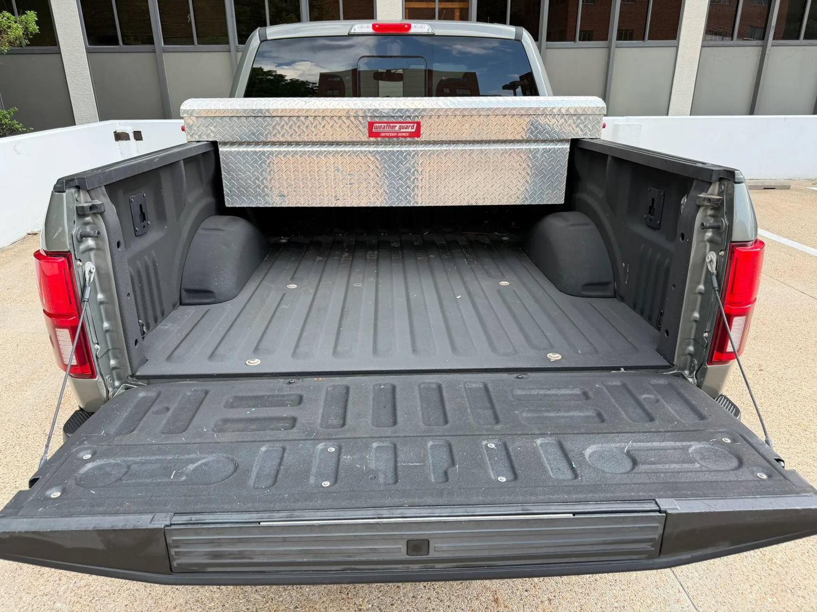 Used 2020 Ford F150 Lariat w/ Equipment Group 502A Luxury AWD/4WD image 14