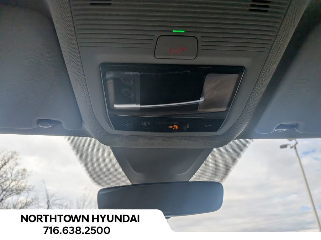 Used 2025 Volkswagen Atlas SE image 25