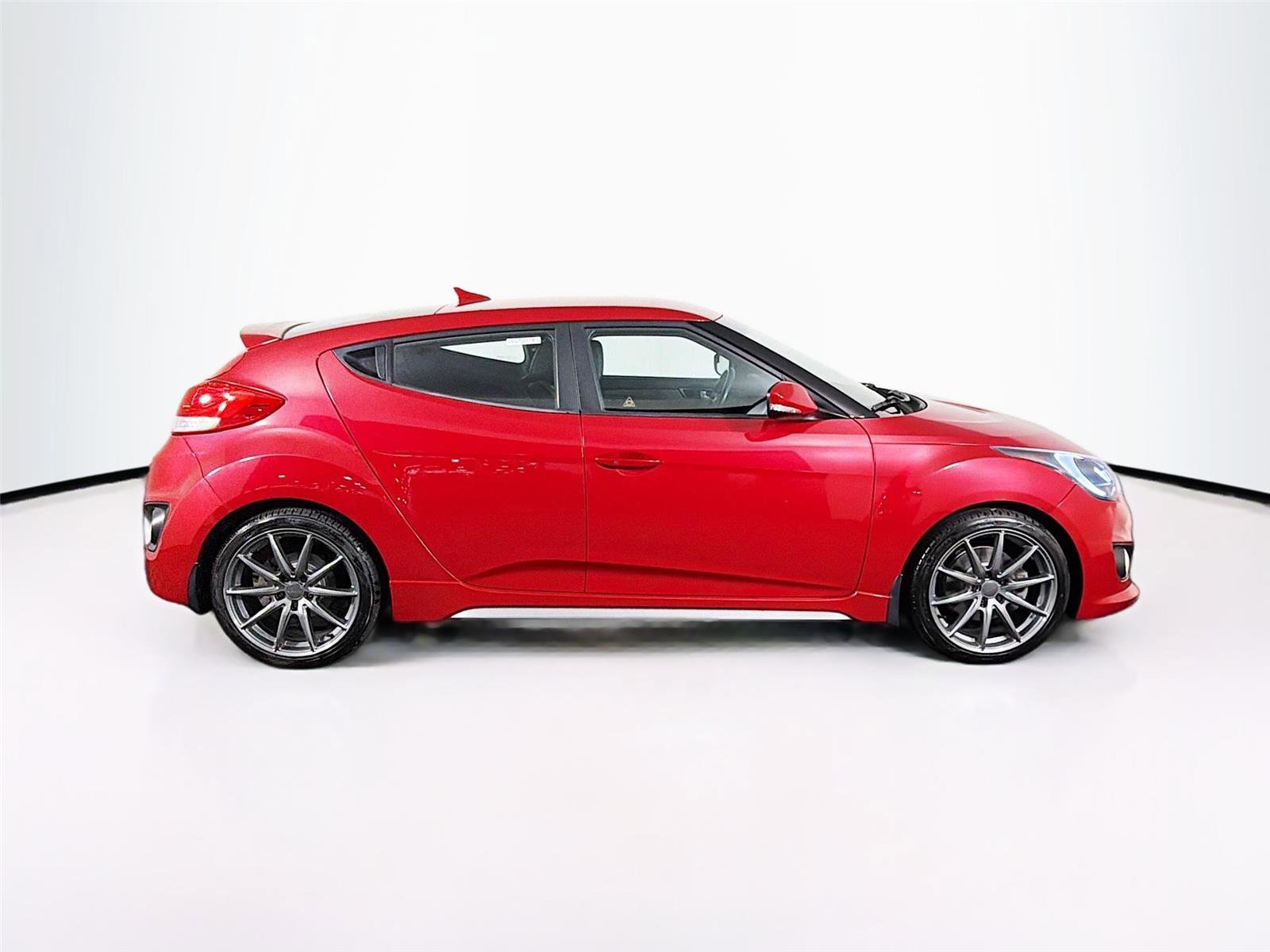 Used 2017 Hyundai Veloster Turbo image 8