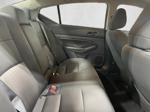 Used 2025 Nissan Altima 2.5 SV FWD image 19