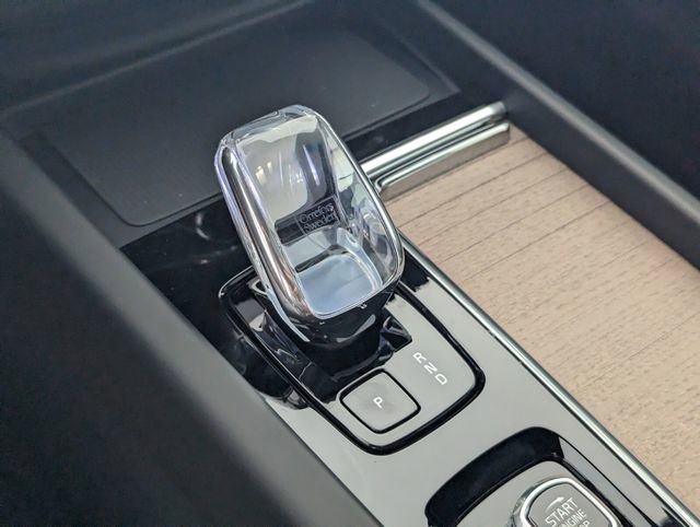 New 2026 Volvo XC60 T8 Core image 23