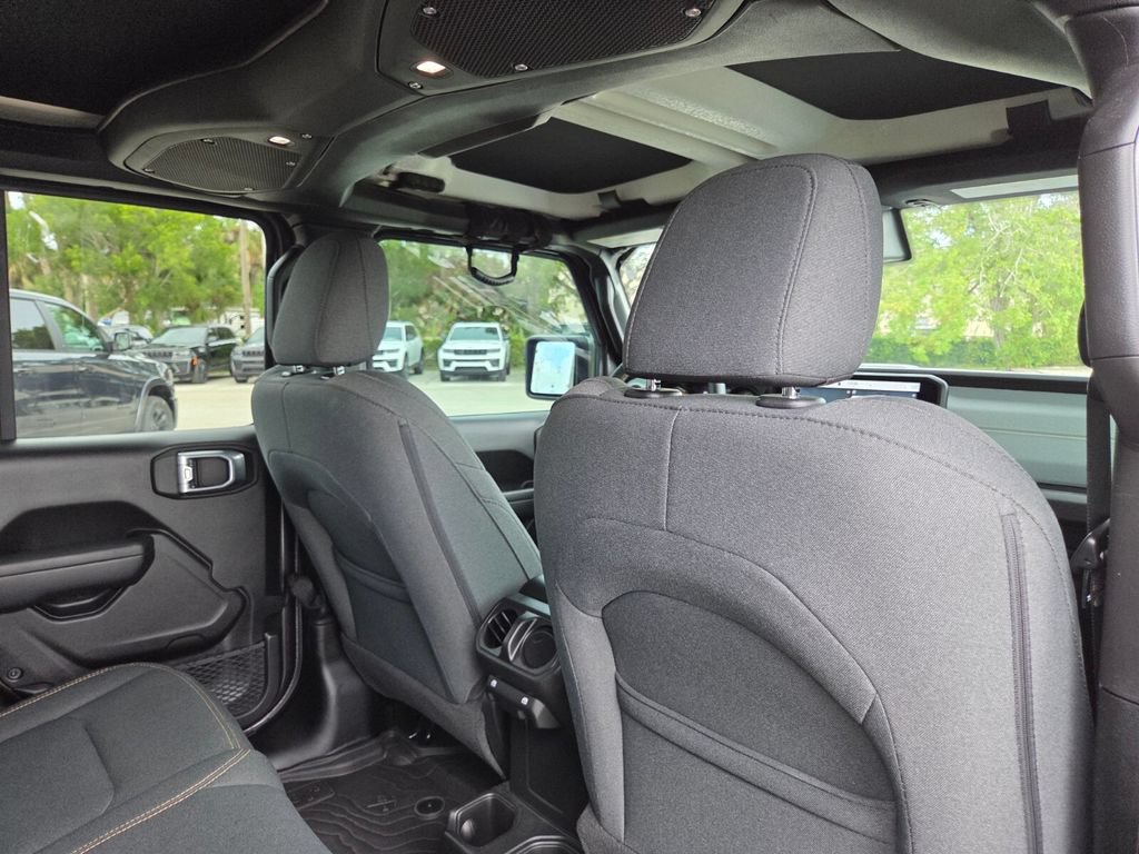 Used 2024 Jeep Wrangler Unlimited Sport AWD/4WD image 17