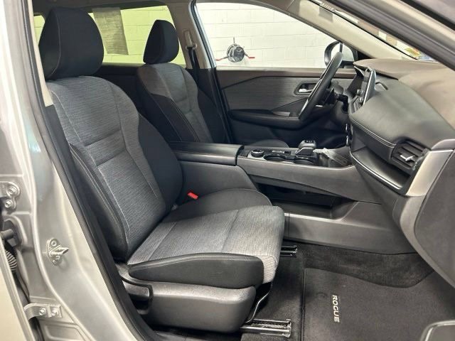 Used 2023 Nissan Rogue SV AWD/4WD image 11