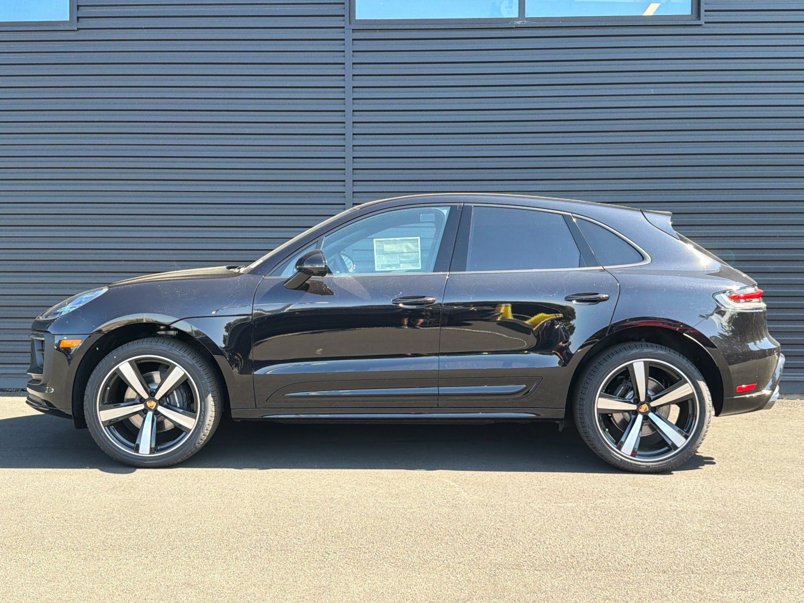 New 2026 Porsche Macan AWD/4WD image 2