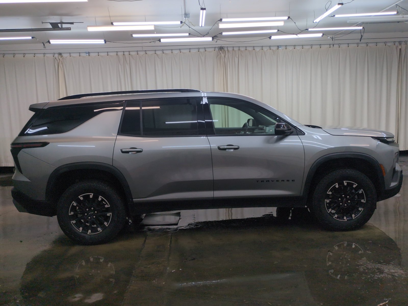 Used 2026 Chevrolet Traverse Z71 AWD/4WD image 4