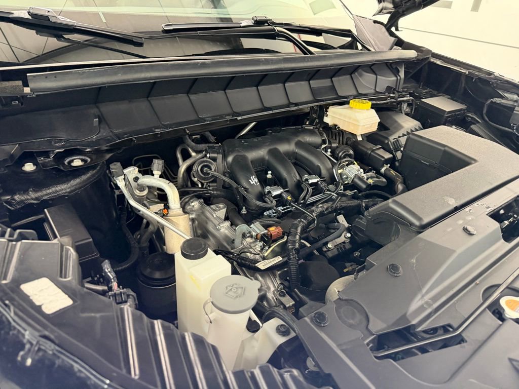 Used 2025 Nissan Pathfinder SL AWD/4WD image 8