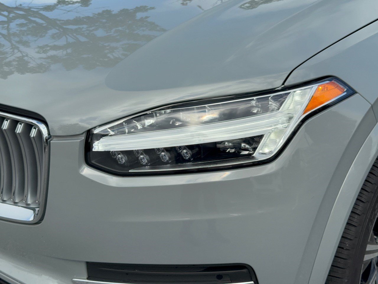 Certified 2025 Volvo XC90 B6 Core AWD/4WD image 12