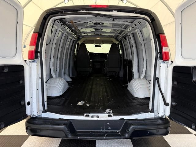 Used 2021 Chevrolet Express 2500 w/ Driver Convenience Package RWD image 4