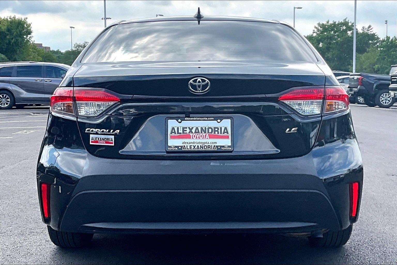 Used 2022 Toyota Corolla LE FWD image 4