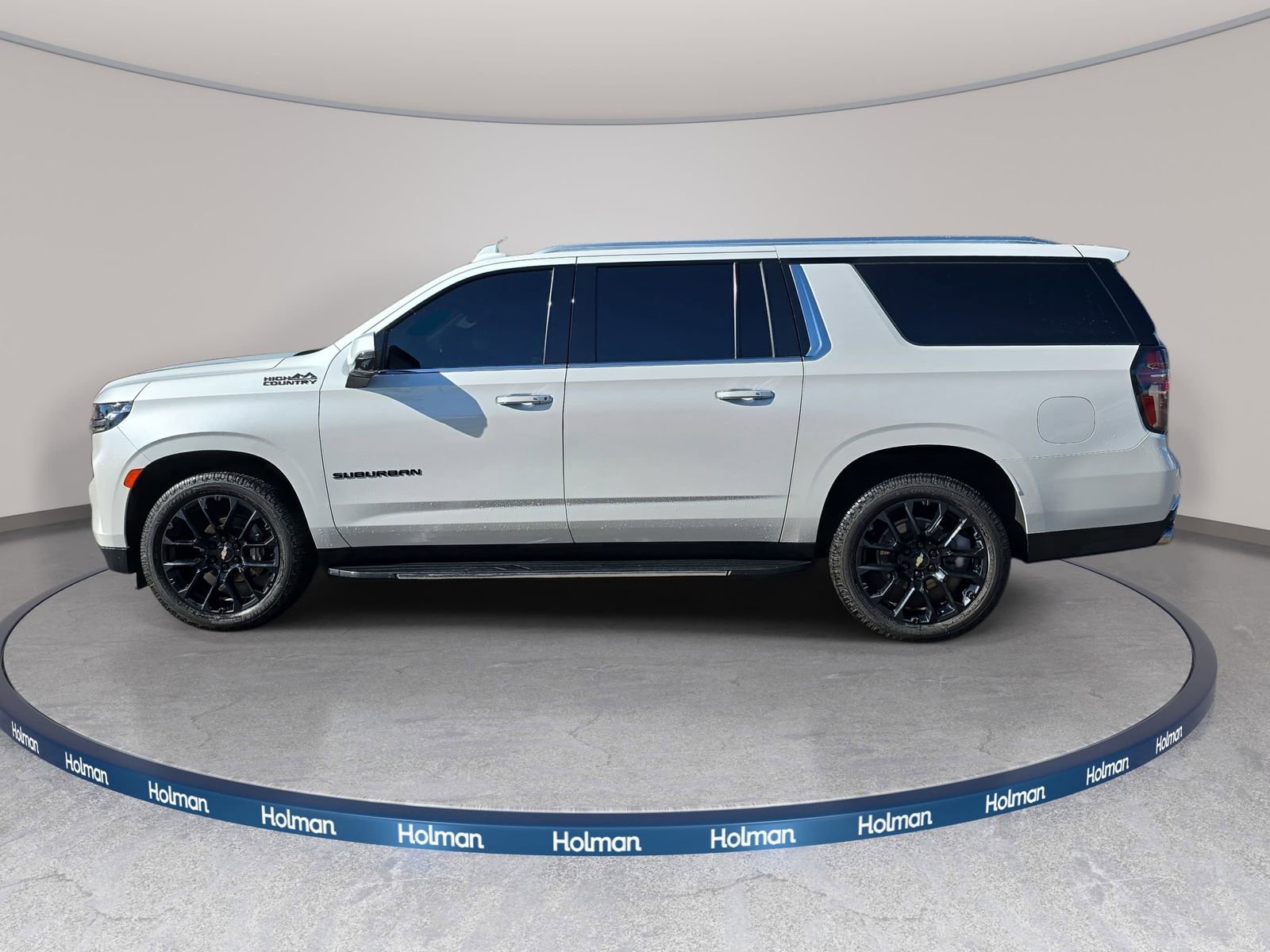Used 2023 Chevrolet Suburban High Country AWD/4WD image 9