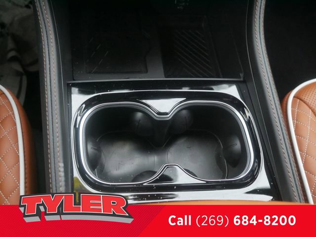 New 2026 Chrysler Pacifica Pinnacle w/ Trailer Tow Group AWD/4WD image 36