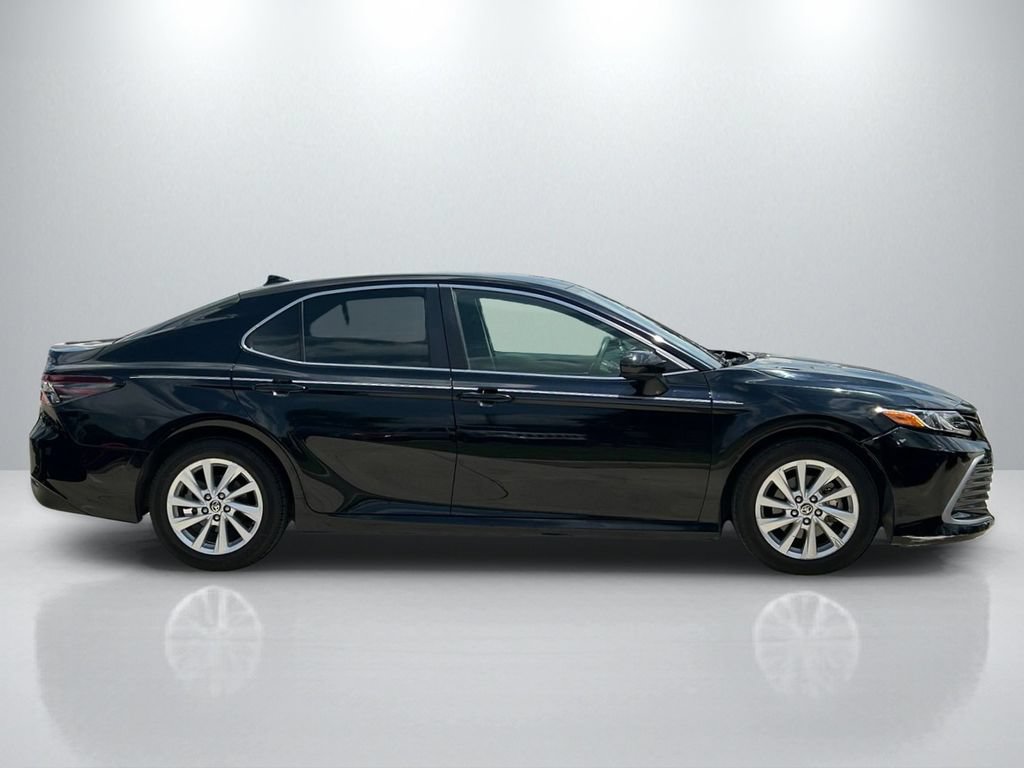 Used 2024 Toyota Camry LE FWD image 4