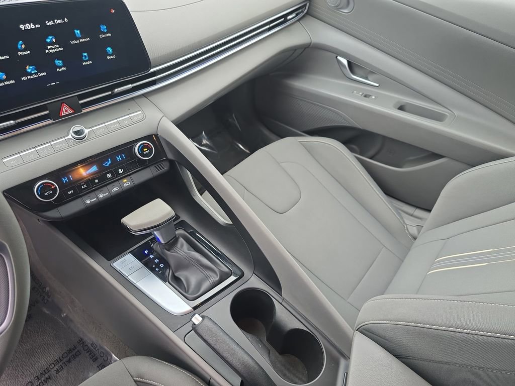 Used 2024 Hyundai Elantra SEL image 24