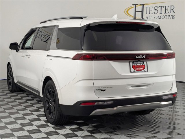 Used 2023 Kia Carnival SX image 5