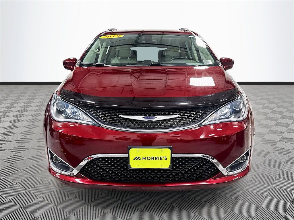 Used 2019 Chrysler Pacifica Touring-L Plus image 2