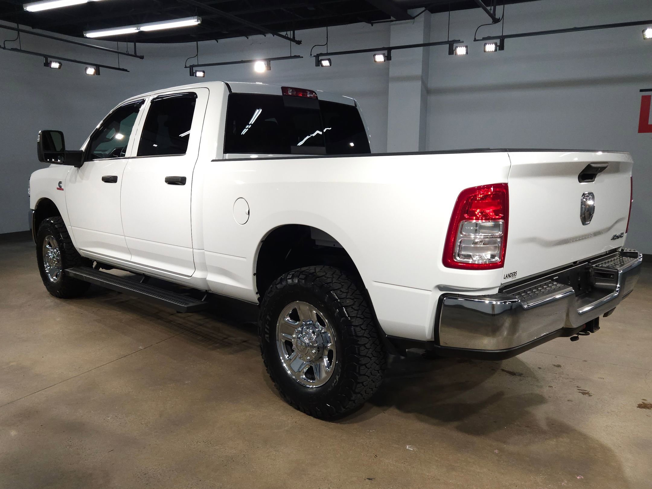 Used 2024 RAM 2500 Tradesman w/ Chrome Appearance Group image 5