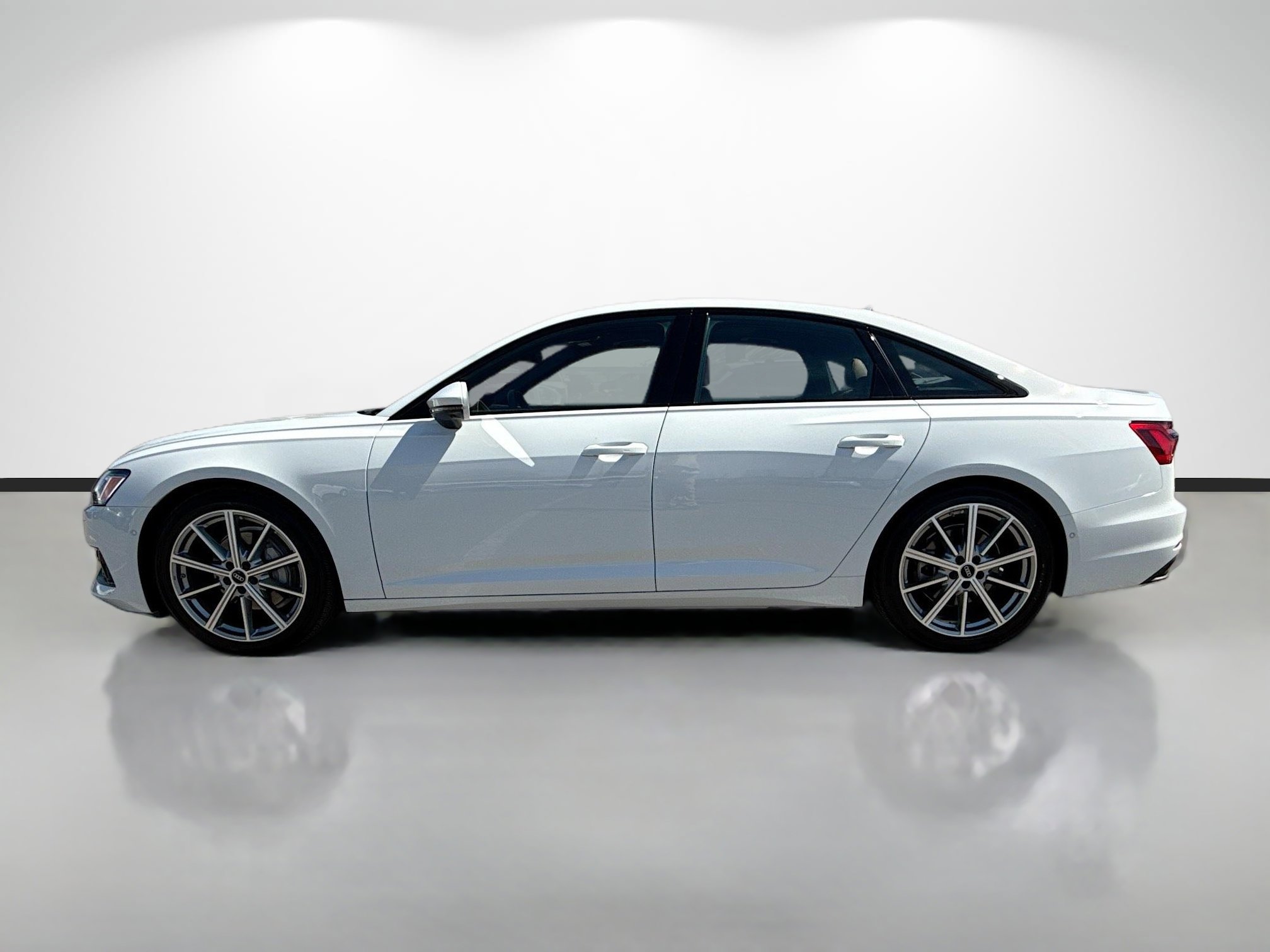 Used 2025 Audi A6 2.0T Premium w/ Convenience Plus Package image 2