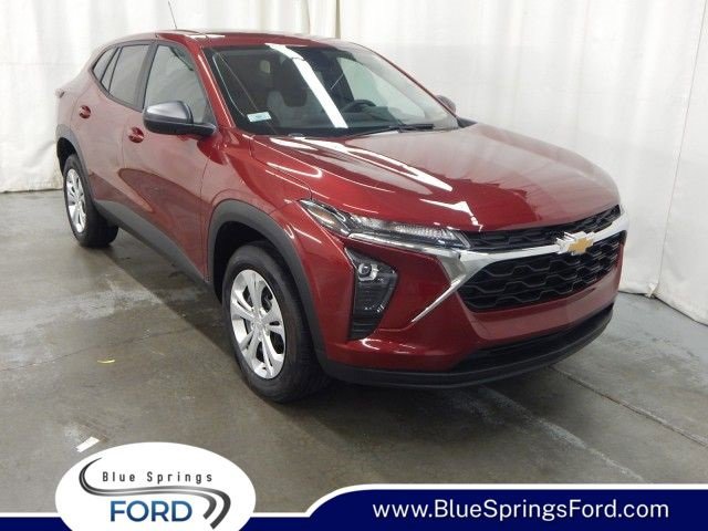 Used 2025 Chevrolet Trax LS
