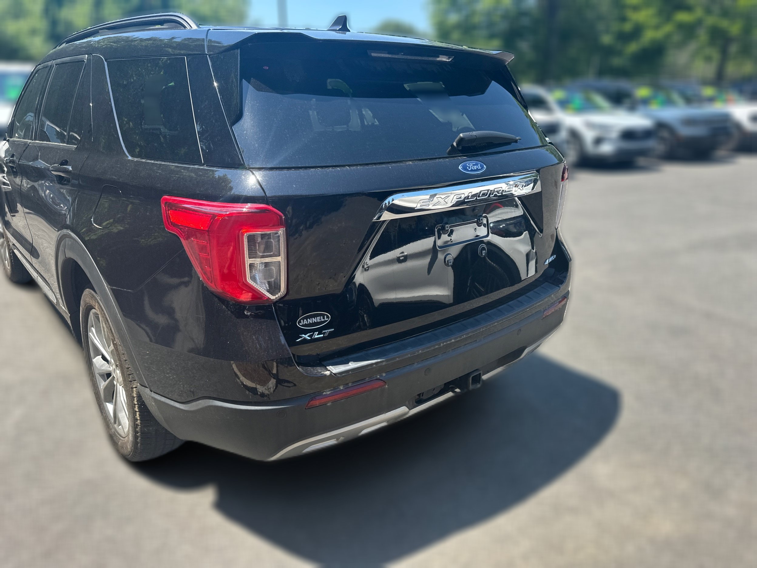 Used 2023 Ford Explorer XLT w/ Equipment Group 202A AWD/4WD image 24