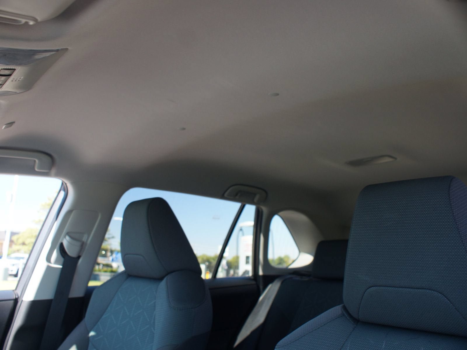 Used 2025 Toyota RAV4 XLE FWD image 6