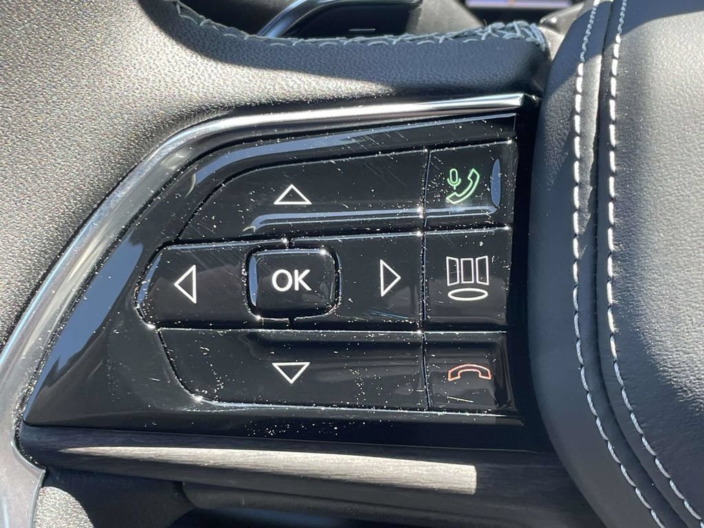 New 2025 Jeep Grand Cherokee L Overland w/ Luxury Tech Group IV AWD/4WD image 32