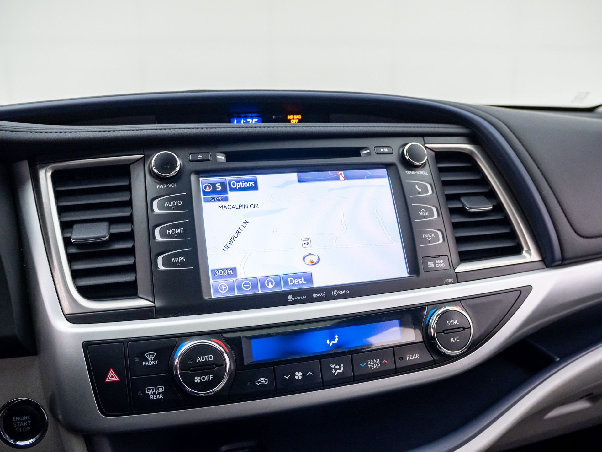 Used 2019 Toyota Highlander XLE image 24